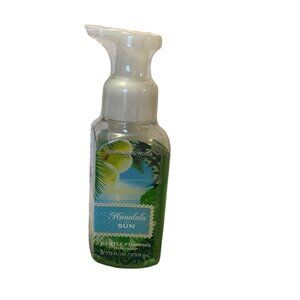 Bath Body Works Honolulu Sun Gentle Foaming Hand Soap 8.75 Fl Oz Island Coconut